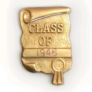 Vintage Class Of 1946 Scroll Gold Tone Lapel Hat Pin Pinback Tie Tac Badge